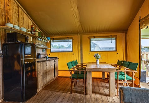 Open-plan dining area and fully equipped kitchen
