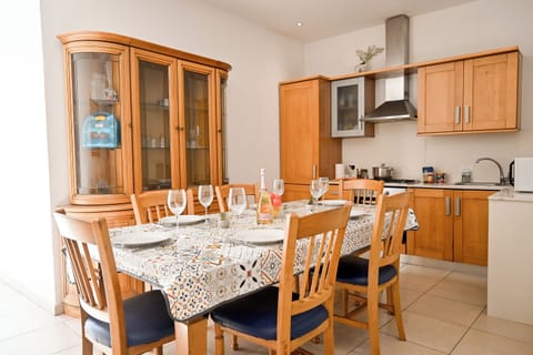 Kitchen and dining area