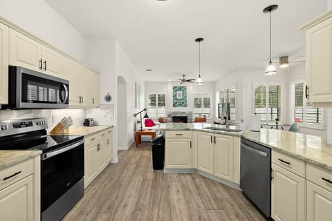 Well-equipped kitchen ideal for cooking meals together