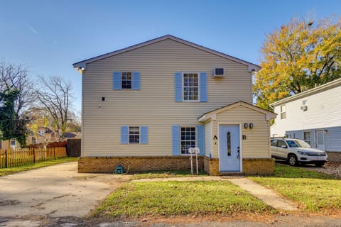 Norfolk Vacation Rental | 2BR | 1BA | 1,200 Sq Ft | Stairs Required