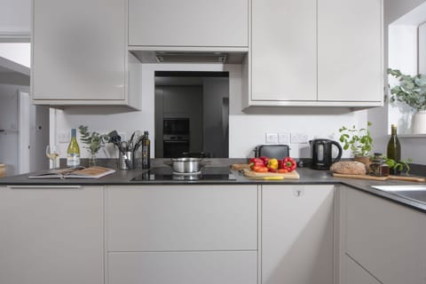 A well equipped kitchen for meal preparation - 10 The Valley