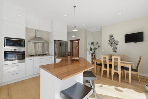 PoetsRoadRetreatsTasmaniaDec2025 35