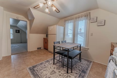 The kind of table that makes everyone stay a little longer.