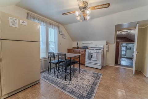 A warm spot where meals turn into memories.