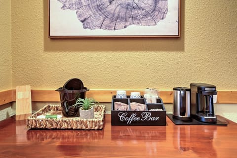 Coffee / Tea / Hot Water Station