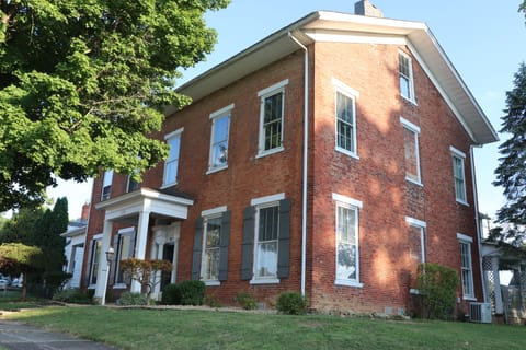 Federal Style Home built in 1835