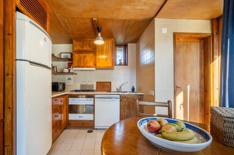 Kitchen in 2-bedroom cottage V2