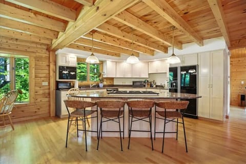 Open Layout provides maximum time entertaining your guests