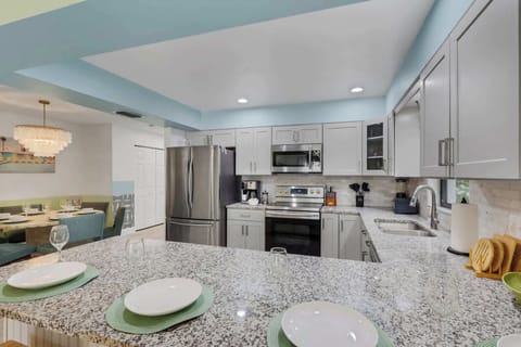 Because even vacations deserve home-cooked comfort. From big family dinners to quick snack runs, this kitchen is the heartbeat of your getaway.