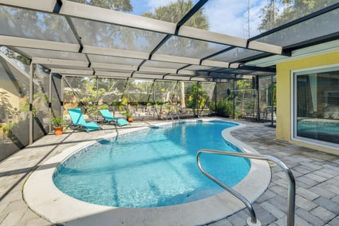 Sarasota Vacation Rental | Studio | 1BA | 450 Sq Ft | Small Step to Enter