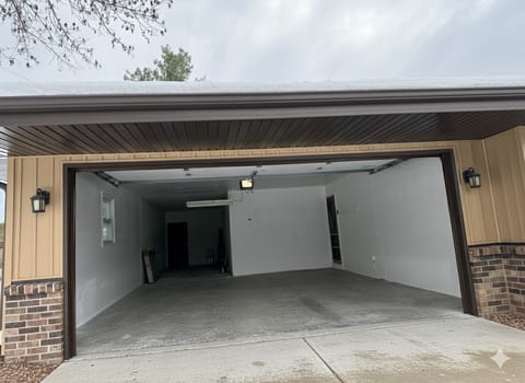 Spacious 2-car garage