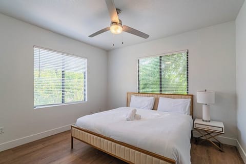 2BD2BA Resort Style w/ Gym, Pool Apartment in Tempe