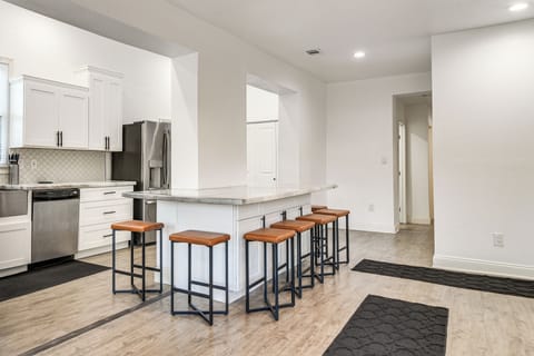 Dining Area | Dishware/Flatware