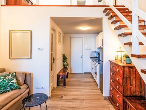 Wood, Trunk, Winter, Twig, Outdoor Furniture, Freezing, Woodland, Snow, Backyard