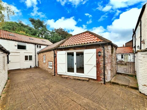 Wood, Room, Wood Stain, Chair