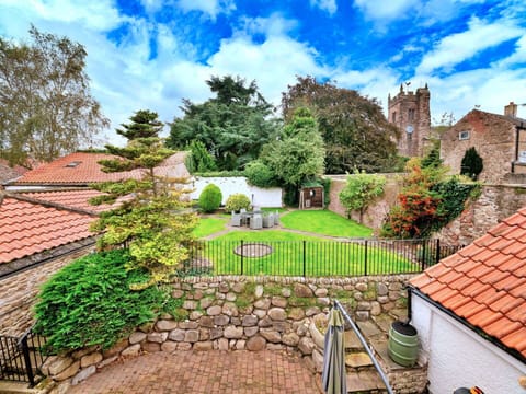Wood, Room, Wood Stain, Chair