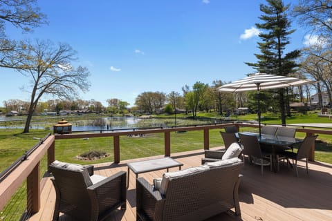 Back deck overlooking the lake