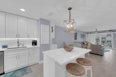 Welcome to your Fort Myers Beach vacation rental at Leonardo Arms 217