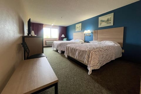 Plan tomorrow at the desk, then relax in roomy comfort.