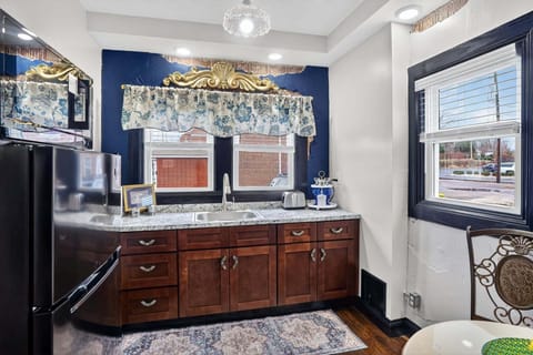 Indoors, Sink, Home Decor, Sink Faucet, Kitchen