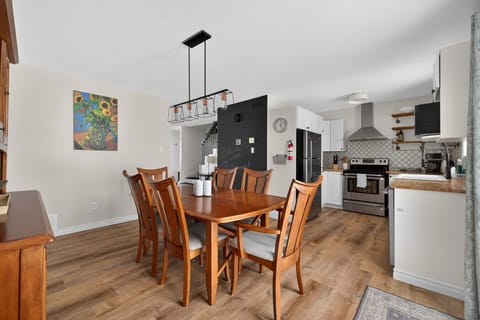 Kitchen beside dinning area