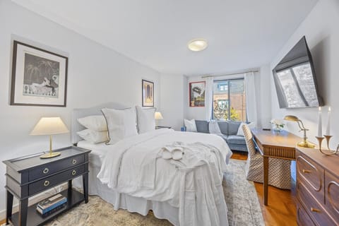 Bright Bedroom | Cozy Queen Bed with Wall-Mounted TV