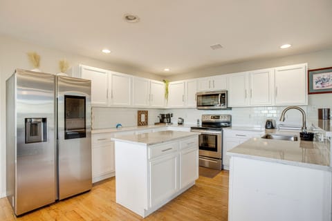 Kitchen | Main Level