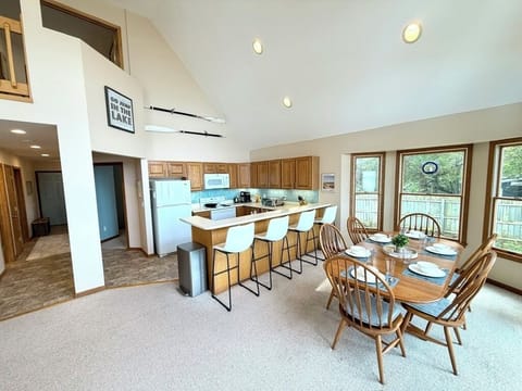 Kitchen / dining room