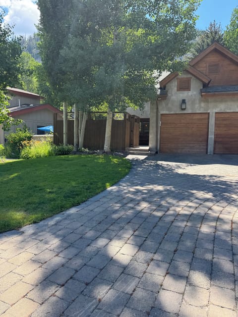 200 Williams Street, Unit 2