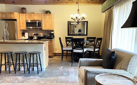 Asppn Condo Next to the Gondola Kitchen