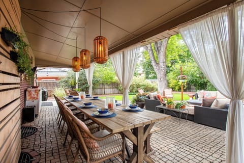 Lakewood Vacation Rental | 5BR | 2.5BA | 2,700 Sq Ft | 3 Steps Required