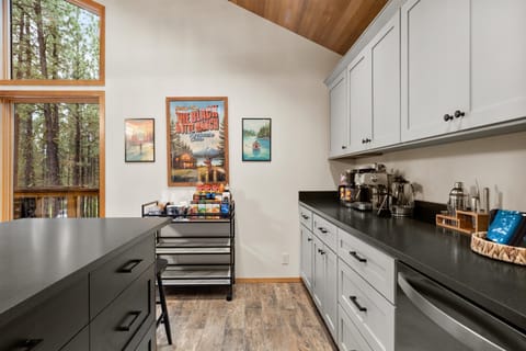 Whether you’re Gordon Ramsay or just good with a microwave, you’ll love cooking here. Stainless steel, spotless counters, and all the tools to make your vacation meals feel five-star.