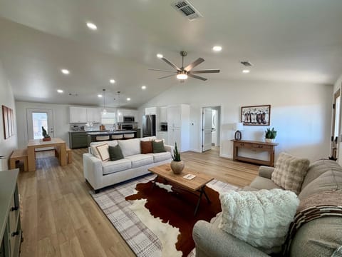 20660 Living Room wide shot