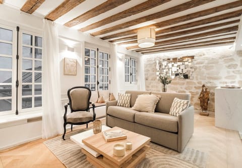 Stunning flat for your Parisian adventures!