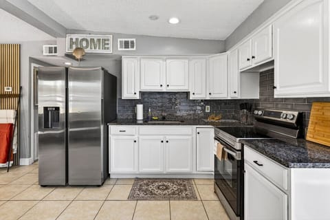 Fully equipped kitchen