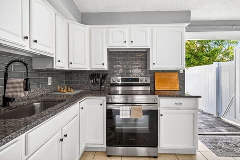 Fully equipped kitchen