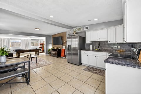 Fully equipped kitchen