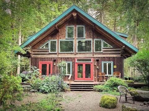 Relax to the sounds of the rivers symphony.  The gentle rush of water cascading over rocks, birds chirping and singing nearby adding harmony to the peaceful ambiance. A calming soundtrack that invites relaxation and contemplation.