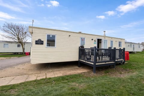 Discover the Yorkshire coast at Sand Le Mere Holiday Park