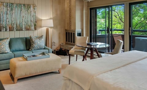 Asppn Condo Next to the Gondola studio unit