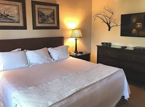 Asppn Condo Next to the Gondola Bedrroom