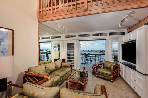 Galleon Resort & Spa Living area - loft