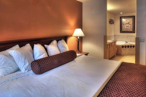 Grand timber Lodge Breckenridge bedroom