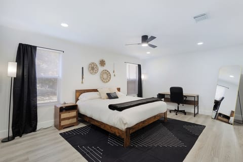 Master King Bedroom - Sheets/Linens + Oversized Mirror + Desk/Chair + Stream TV