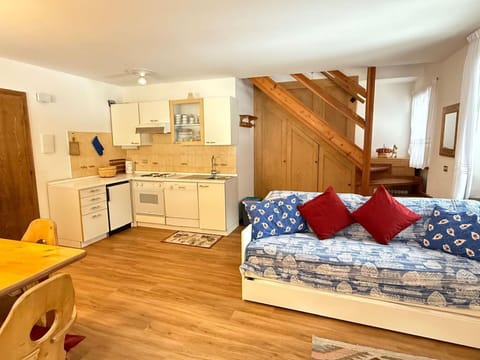 House, Residential Area, Home, Door, Porch, Shade, Estate, Lawn, Yard, Balcony