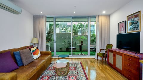 Comfortable lounge flowing directly to the outdoor courtyard