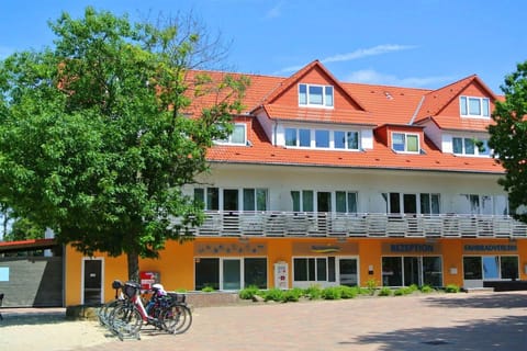 Hotel Exterior [summer]