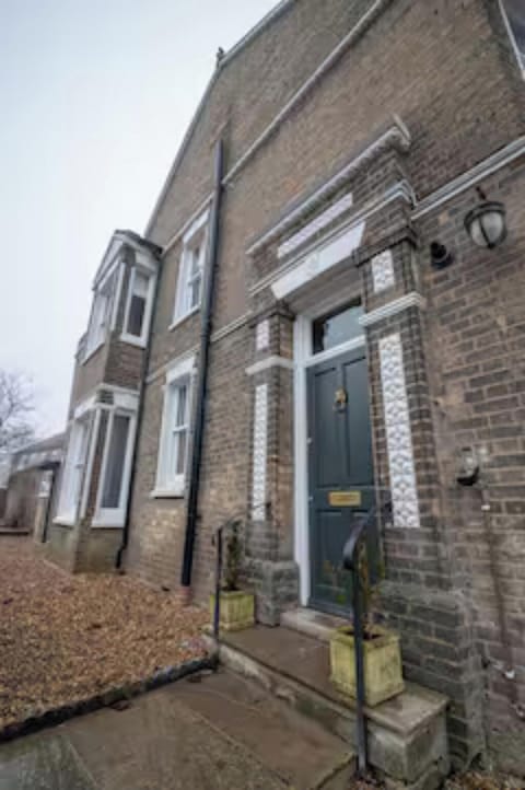 Gravelled terrace outside house