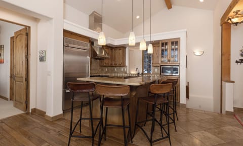 5B Big View kitchen1