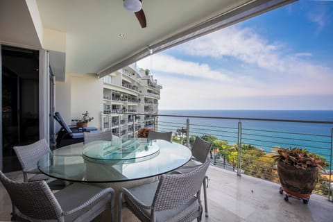 Welcome to Casa Lussienez, a stunning 3-bedroom condo at Paramount Bay